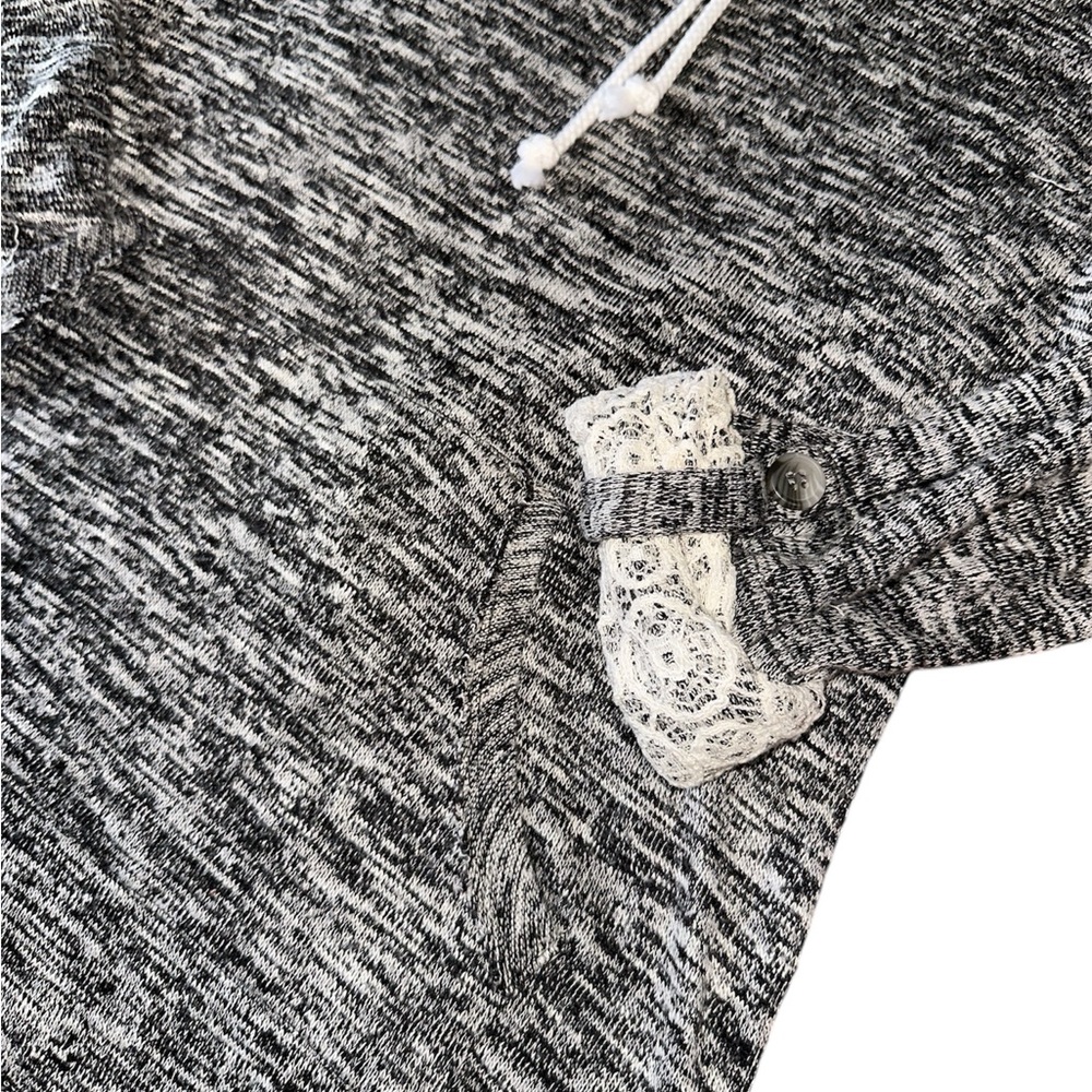 Two Sweater Bundle ❤️❤️ - Picture 4 of 11